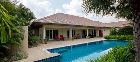 Luxury Pool Villa for Sale (10736) Luxury Pool Villa for Sale (10736)