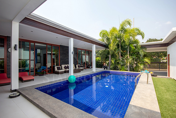 banglo private pool