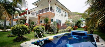 Beautiful Two Storey House for Sale (10468) Beautiful Two Storey House for Sale (10468)