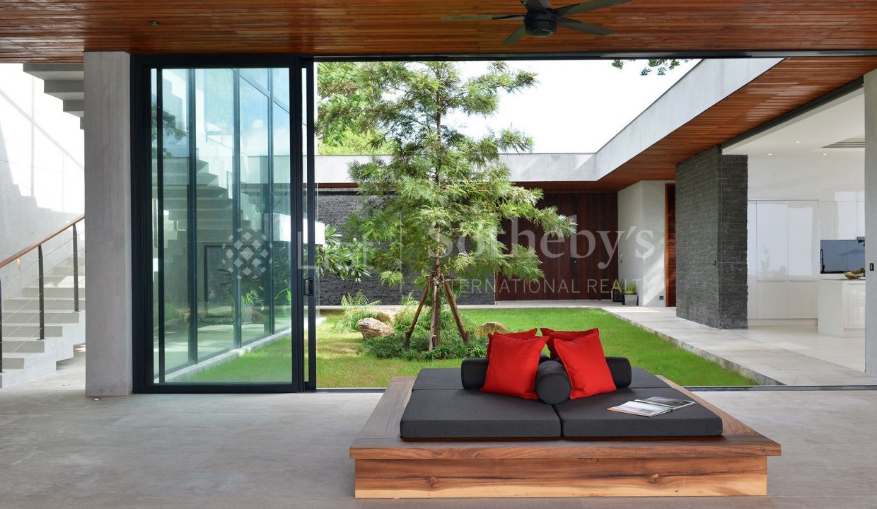 List-Sothebys-International-Realty-Adrisa-Residence-Samui-Thailand-012_1800x1200_display