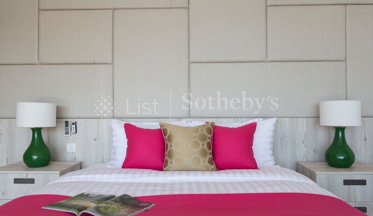 List-Sothebys-International-Realty-Bayside-Beachfront-Villas-bedroom1_1800x1200_display