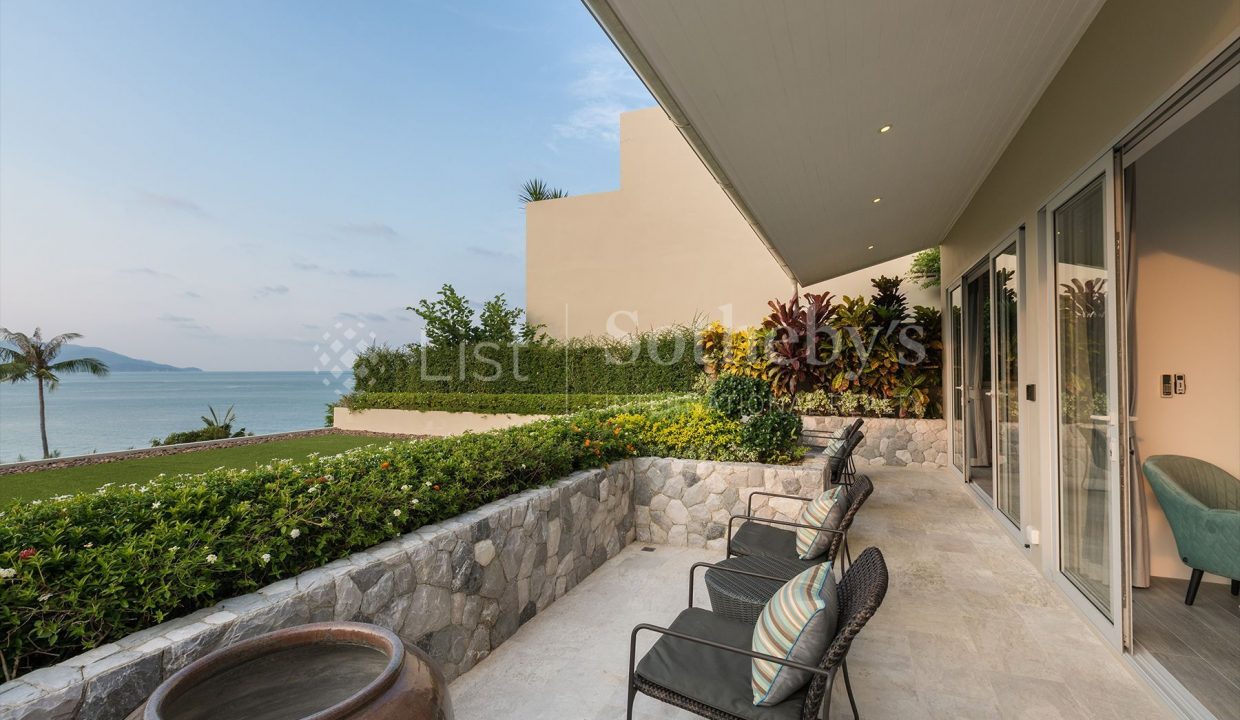 List-Sothebys-International-Realty-Bayside-Beachfront-Villas-outdoor3_1800x1200_display