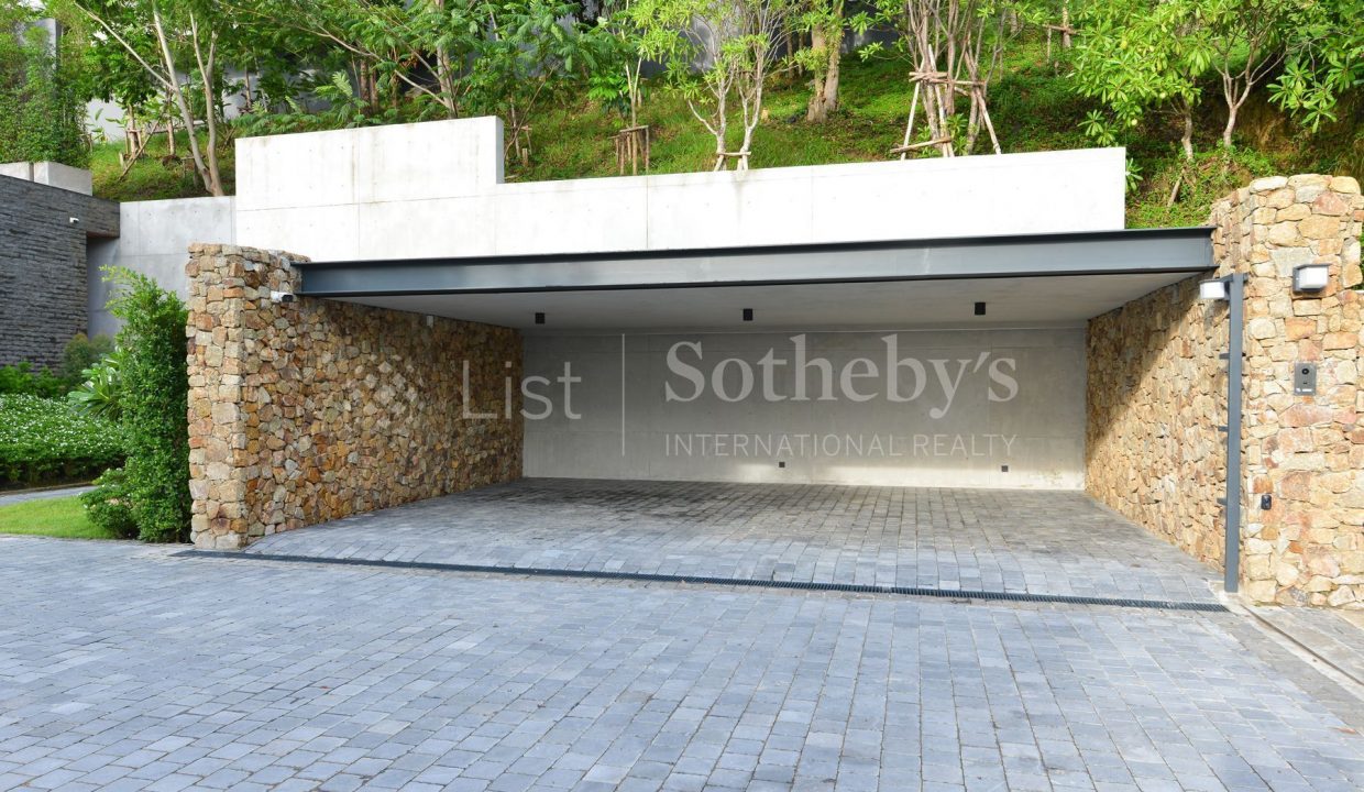listsothebysrealty-Samui-Thailand-Villa-for-sell-Adriasa-parking-lots_1800x1200_display